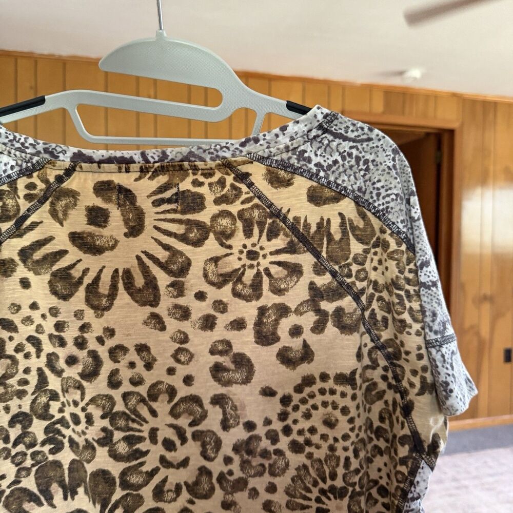 Free People We The Free Wild Thang Tee - Size Small Oversized Animal Print Top - Picture 7 of 12